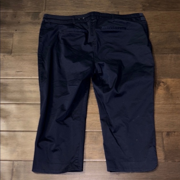 Reitmans women’s Dark Blue Capri Trousers, size 14 Plus - Picture 6 of 8